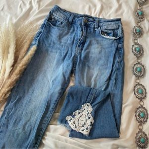 Kancan Light Wash Skinny Jeans With Lace Hem Size 27, Mom Jeans Influencer Blog